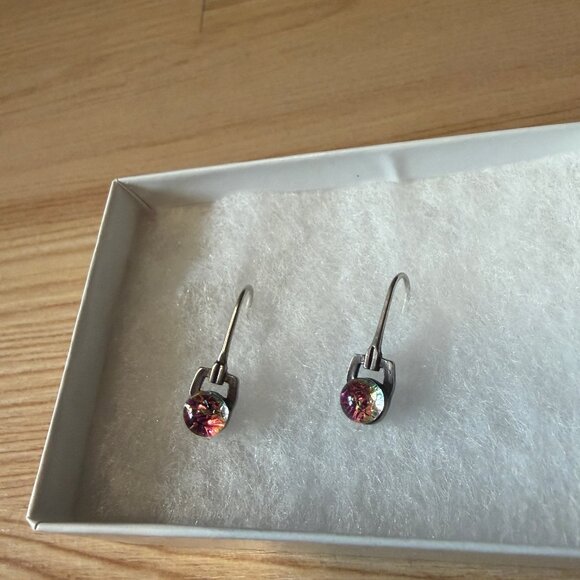Iridescent glass drop earrings - Picture 5 of 6